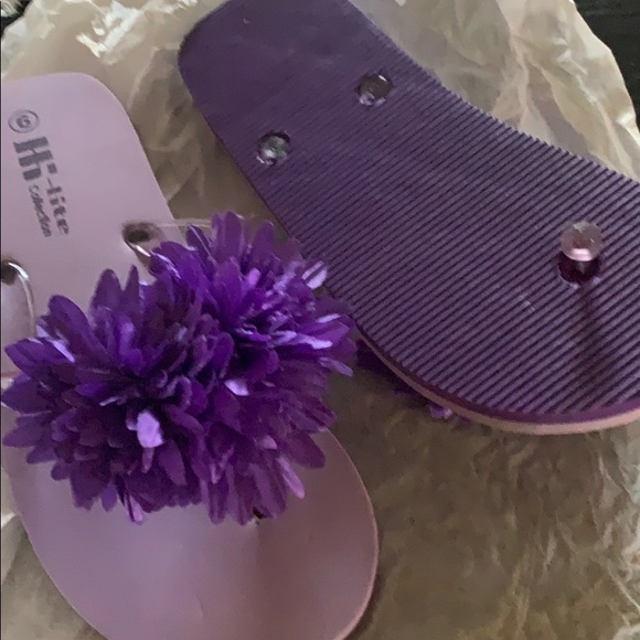 HiLite collections flip flops - Picture 2 of 4